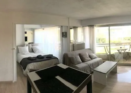Front De Mer